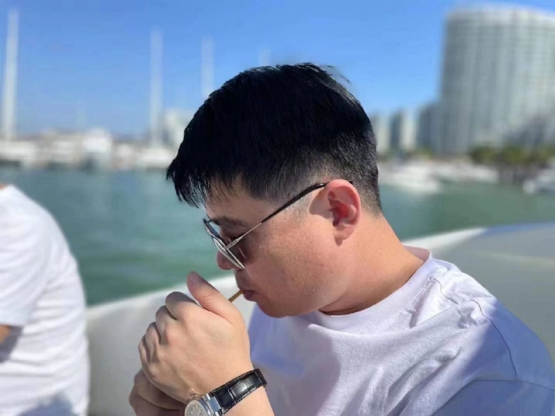 魔盒的第二张照片--西藏蓝颜知己交友网